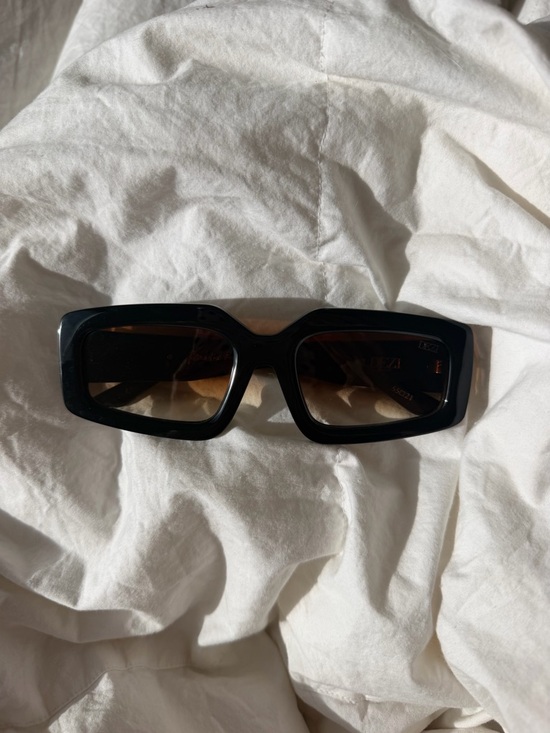 DEZI Accessories - DEZI Read the room sunglasses